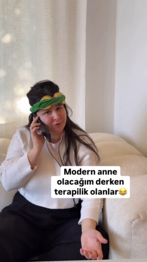 Yasemin Sakallıoğlu Instagram - Sanki biz hiç çocuk olmadık😂