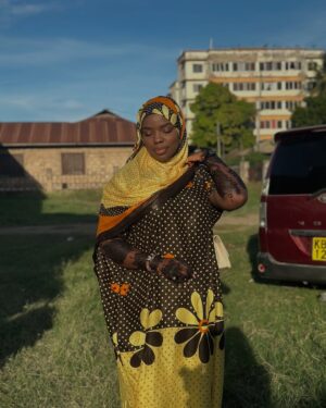 Yasmin Said Instagram - Traditional rights done! Twende Tukaoe sasa😁😁

#marriage #wedding #traditionalweddings #jp2025 #ndunduparty #heenaparty