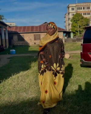 Yasmin Said Instagram - Traditional rights done! Twende Tukaoe sasa😁😁

#marriage #wedding #traditionalweddings #jp2025 #ndunduparty #heenaparty