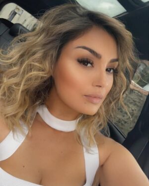 Yasmine Ammari Instagram - ❤️Merci ma chérie pour la coiffure @linda_renno ❤️