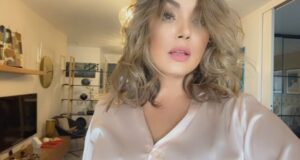 Yasmine Ammari Instagram - taguez une personne qui n’a pas de chance en amour 🥰  Fi khater li melou Mel 3achk 😘. @skyprods @zinoukendour_officiel @tarik_hachemane