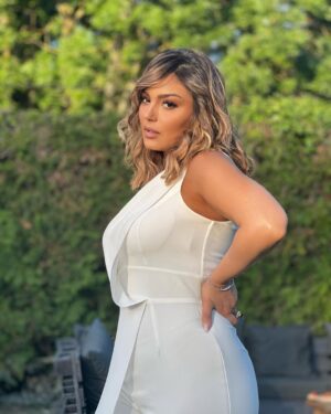 Yasmine Ammari Instagram - 💋💋💋😘😘😘😘je vous bouss mes chers abonnés D’amour hahahhh❤️❤️❤️❤️❤️ nhabkoum الجديد قريب