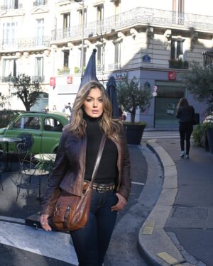 Yasmine Ammari Instagram - Life in Paris 🗼 📸 @akrammenari