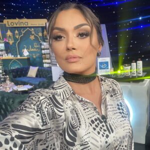 Yasmine Ammari Instagram - RDV Tous les jours en direct  à 00:00 sur @echorouktv.officiel  Cils @dina.beauty22 👚 @fashionshop_officiel