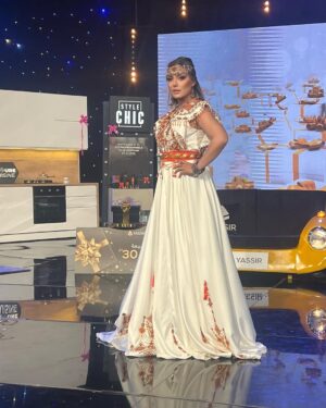 Yasmine Ammari Instagram - Robe kabyle de @machta_de_luxe  Saha ftorkoum rdv ce soir 00:15 en direct sur @echorouktv.officiel