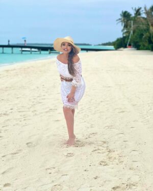 Yasmine Ammari Instagram - تاڤي لي راك حاب تسافر معه ؟؟؟
Taguez la personne que vous souhaitez voyager avec elle ✈️🚤⛵️🏝️