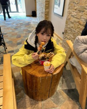 Yu Shuxin Instagram - #skiintolove 

Tmr ～！！3.11🎿