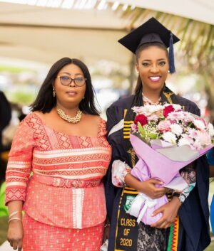 Yvonne Okoro Instagram - Graduation pics of our baby, Doctor Roseline Ngozi Okereke Okoro..👩‍⚕️ @roselineokoro with my mum and other graduands..Well done to them all
