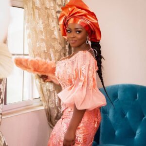 Yvonne Okoro Instagram - Not your usual Photo dump..My naija side came out to play...Enjoy... outfit @pistisgh mua @thereal_asareprince ... @lizerazi @sandraankobiah @roselineokoro 📸 @vikipixel_backup