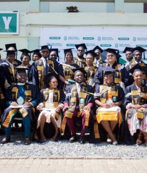 Yvonne Okoro Instagram - Graduation pics of our baby, Doctor Roseline Ngozi Okereke Okoro..👩‍⚕️ @roselineokoro with my mum and other graduands..Well done to them all