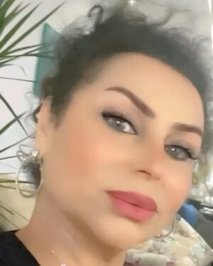 Zahrah al Kharji Instagram - عساكم من عواده🌸الله يسعدكم🤲🏻 وعسى الله يفرج عن فلسطين واهلها وينصرهم ويهون عليهم يارب🤍🤲🏻 ويرحم أمي وابوي ويسكنهم الجنه 🤍تقبل الله طاعتكم وغفر لنا ولكم ولجميع المسلمين والمسلمات الأحياء منهم والأموات يارب 🤲🏻