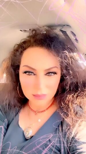 Zahrah al Kharji Instagram - 🥰 أحبابي أسعد الله اوقاتكم 💕🌸