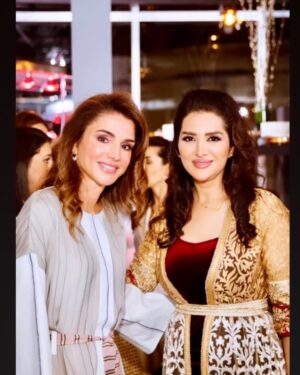 Zain Awad Instagram - كل عام وانتي  عزوتنا والقدوة  الرائعة  في كل الميادين ❤️… الله يطول بعمرك و يحفظك #زين_عوض #الاردن 
@queenrania