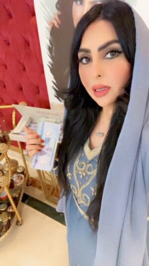 Zainab Al Askari Instagram - كل عام وانتم بخير يااجمل الاحباب 🌹#عيدكم_مبارك #عيدالاضحى #اكسبلور_فولو