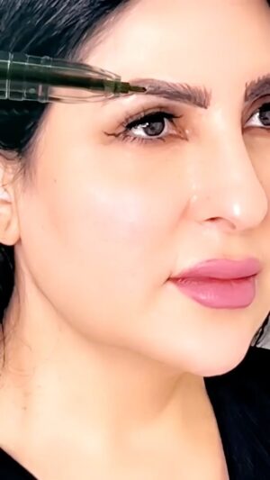 Zainab Al Askari Instagram - حبايبي كثير طلبوا مني( شرح  الدكتورة كلوديا مستشفى كوزمسيرج جميرا  لعملية رفع الحاجب بتقنية المنظار  وشد اللغلوغ ) وان شالله بحط لكم النتيجة بعد مايخف التورم والانتفاخ في وجهي وشكرا لمحبتكم واهتمامكم