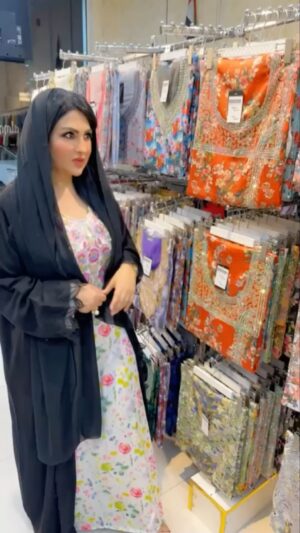 Zainab Al Askari Instagram - وأجمل المخاوير من مشغل المنثور للمخاوير في عجمان (00971566177392)#الامارات #عجمان #مخاوير #أناقة @almansoor.ajman