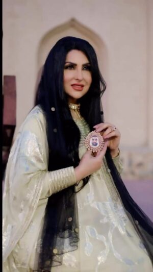 Zainab Al Askari Instagram - للحاكم اللي لوكتبنا حروفه ،،،،بأعداد مجده ماتروم المعاني ،،،،الشيخ زايد لي علينا كفوفه،،،،، جود وإحسان وظل وأماني ( الله يرحم أبونا زايد الخير ويغمد روحه الجنه)#الامارات #الشيخ زايد ال نهيان#اكسبلور #الخير