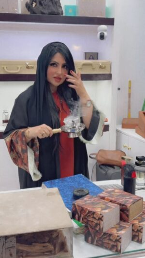 Zainab Al Askari Instagram - لمحبين العود الهندي المميز عروض خاصة من بوراشد للعطور في (القرية الهندية ) 0503349492