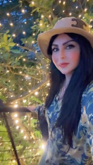 Zainab Al Askari Instagram - تذكّر دائمًا، بأنّك تُعامِل الناس بأخلاقك لا بأخلاقهم، مُبادرتك الكريمة، لُطف تعاملك، حُسن أخلاقك، طِيب كلماتك، سماحتك وبشاشتك؛ كل ذلك يُعَبِّر عنك، وعن رُقِيّ تربيّتك، وسُموّ صفاتك، #الاخلاق #صيف #سفر #تايلند #بوكيت #فرح #سعاده