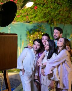 Actress Zara Noor Abbas HD Photos and Wallpapers April 2025