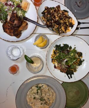 Zeta Morrison Instagram - Babes.. let’s go dinna 🍜🦪🍤🥘🍣

@FashionNova AD