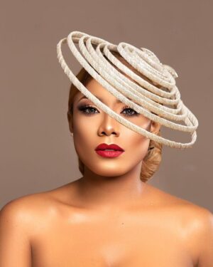 Zynnell Zuh Instagram - Oh to be woman…
Bold yet tender. Fierce yet graceful.
Wearing this headpiece from @zyellegant , I’m embracing the strength in softness and the beauty in boldness.
@enamellife @interchangedental