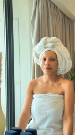 Zynnell Zuh Instagram - Dark spots, hyperpigmentation, uneven skin tone? Yes, I have dealt with it all too. But recently, I found something that has actually made a difference… Epiglow 💙

No over-the-top promises, just science that works. Epiglow’s Triple Radiance Complex, with Kojic Acid, Salicylic Acid, and Lemon Phytelene, targets dark spots, smooths your skin, and brightens it in just 28 days. Plus, it is super gentle, lightweight, and dermatologically tested, so my skin feels safe and happy! ✨

This glow isn’t a secret anymore… ready to try Epiglow?

#Epiglow #DarkSpotReduction #SkinGlow #28Days #Skincare #ScienceBacked #GlowWithEpiglow #SkinScience #TRC #KojicAcid #SalicylicAcid #LemonPhytelene
@epiglow_skinscience_gh