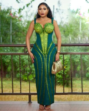 Zynnell Zuh Instagram - Every masterpiece begins with a foundation. Returning to the school that shaped my mind and spirit, I chose a dress that mirrored my journey,bold, structured, and unforgettable.✨
Drenched in forest green, lemonade yellow and gold, with shimmering green and lemonade yellow crystals dancing across the bodice and waist, this piece was a celebration of growth and grace. Structured lines, shimmering textures,every detail, a reflection of the woman Wesley Girls helped me become: refined, fearless, and radiant. 💛💚✨
The journey has only begun. Stay with me. There’s more to unveil…
#WesleyGirlsLegacy #HighFashionMoment #ZyEllegantAtelier
Cc @wghs03connect @wesleygirlshigh 

Outfit @zyellegant 
Make up @t_melange 
Bag @selinabeb 
Watch @cavemanwatches 
Hair @kuzistyl 
Kente @prestigekente 
Location @ridgeroyalhotel_