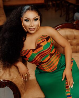 Zynnell Zuh Instagram - Still inspired by the strength, grace, and purpose of women everywhere. 💫

We dream, we build, we lead and in every space we enter, we leave a mark that’s bold and undeniable.

Ghana’s Independence and International Women’s Day reminded me of the beauty, resilience, and power woven into our stories.

May we continue to stand tall, break barriers, and shape the world.

Here’s to the women. Here’s to the freedom. Here’s to us. 🇬🇭❤️ #GHANAMONTH

#InternationalWomensDay #IWD2025 #WomenWhoInspire #WomenEmpowerment #SheLeads #CelebrateWomen #WomensDay #GirlPower

Kente Dress @zyellegant