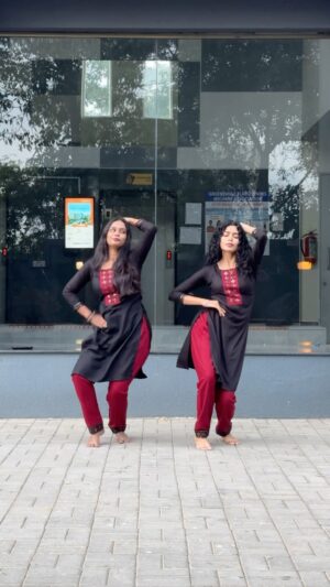 abinayaa ravichander Instagram - 🥹❤️ 
Dm @nextdoor_closett to order this kurti set✨
.
.
.
#reels #reelsvideo #reelsinstagram #reelitfeelit #reelkarofeelkaro #reelsindia #reelsofinstagram
#instagram #instagood #instadaily #trendingreels #trendingsongs #trend #dance #dancereels #vasanthamullai