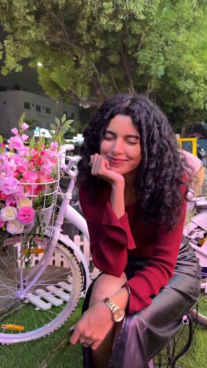 abinayaa ravichander Instagram - Paris style Garden cafe in Namma Anna Nagar. Cute little Dessert cart turned into a garden cafe now. 🩷🌲

```*Chennai’s first Smores toasting experience *``` 

Lots of trending and unique desserts like churros , stick waffles , strawberry chocolate and more 

Aesthetic instagramable cafe with telephone booth pink ambience etc 

Outlets in Anna Nagar and Nungambakkam (KNK)

Timings : 6pm - 2 am (Monday - Thursday) 
6pm - 4 am - ( Friday , Saturday & Sunday)