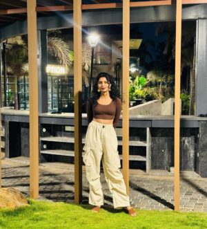 abinayaa ravichander Instagram - ☕️🐻🤎
Outfit deets
Top: @westsidestores 
Pant: From the streets of Thailand 
Earrings: @meeshoapp 
Bracelet: @meeshoapp