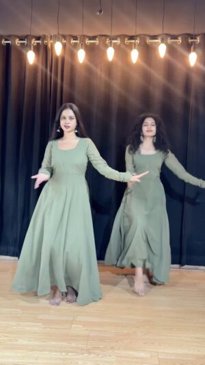 abinayaa ravichander Instagram - ✨💚

Dm @nextdoor_closett to order this Anarkali 
.
.
.
#reels #reelsvideo #reelsinstagram #reelitfeelit #reelkarofeelkaro #reelsindia #reelsofinstagram
#instagram #instagood #instadaily #trendingreels #trendingsongs #trend #dance #dancereels