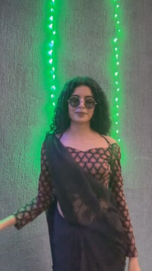 abinayaa ravichander Instagram - Kissik 🔥
Dm @nextdoor_closett to order this saree🖤
.
.
.
#reels #reelsvideo #reelsinstagram #reelitfeelit #reelkarofeelkaro #reelsindia #reelsofinstagram
#instagram #instagood #instadaily #trendingreels #trendingsongs #trend #dance #dancereels#kissik