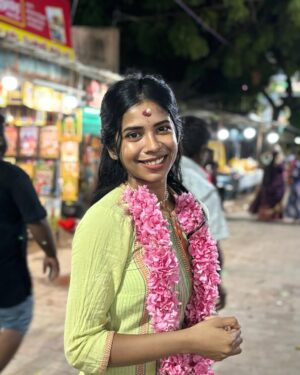 deedoll Instagram - Dussehra 2024❤️‍🔥
Can I be more happy! 
My heart feels complete 💌 universe 🧿 God 🦋 people 🫶 paws💕 everything was perfect 🤩