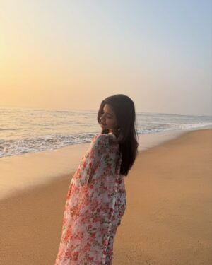 dimple udayakumar Instagram - Kadalum Naanum🌊🧚🏼‍♀️
.
.
#dimpleudayakumar