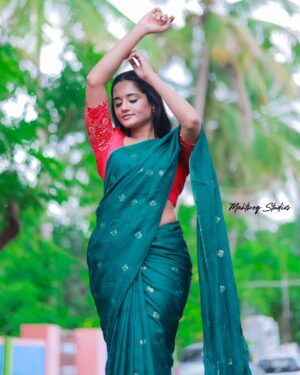 kavya amira Instagram - Photography - @mahtwog_studio_dindigul 
Model - @kavya_amira_official 
.
#Bride #candidphotography #dindigulphotography #hairstylist #modelshoot #mua #nature #outdoorphotography #photographer #studio #mahtwogstudios #wedding
