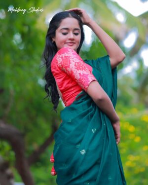 kavya amira Instagram - Photography - @mahtwog_studio_dindigul 
Model - @kavya_amira_official 
.
#Bride #candidphotography #dindigulphotography #hairstylist #modelshoot #mua #nature #outdoorphotography #photographer #studio #mahtwogstudios #wedding