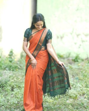 kavya amira Instagram - Saree from : @srilakshanaasarees 😍