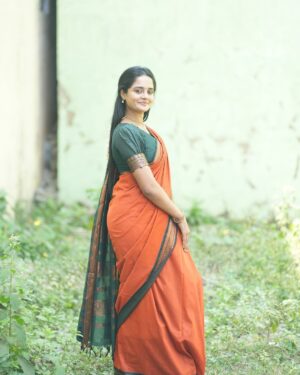 kavya amira Instagram - Saree from : @srilakshanaasarees 😍