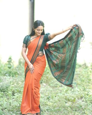kavya amira Instagram - Saree from : @srilakshanaasarees 😍