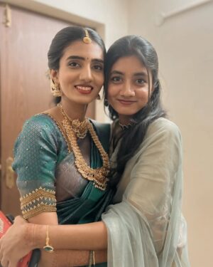 laavanya prol Instagram - 🌎🤍🤍
.
.
.
.
.
#photooftheday #pinterest #picoftheday #photographylovers #weddings #weddingphotography #wedding #sister #sisters #sisters #love #goodvibes #goodvibes #instapost