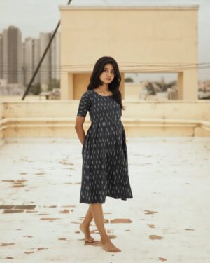 laavanya prol Instagram - Dear comrade ✨ 
📸@vasy_vendra 🤍
👗@thread_and_needle_theapparels 
.
.
.
.
#photooftheday #pinterestaesthetic #dress #outfits #photoshooting #photographylovers #potraitphotography #potrait #goldenhour #dearcomrade #instagood #instapost #instafashion #photographer #goodvibes #trend #vibes
