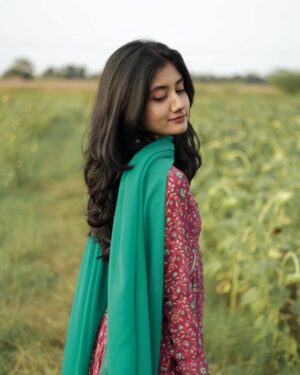 laavanya prol Instagram - @yours.tint 🌷
.
.
.
.
#photooftheday #photoshootmodel #outfit #indianwear #anarkalisuits #fashionstyle #fashion #instagood #indianwear #instapost #likesforlike #instagram #portrait #potraitphotography #womenphotography #fashionblogger