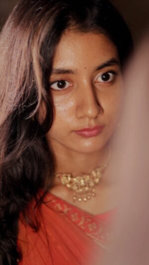 laavanya prol Instagram - Red uh nga🪄
Jwellery @yellowchimes ✨
Link in bio🔗

#yellowchimes #shapingtrends #necklaces #yellowchimesjewelry #photooftheday #Dhanush #tamilsonglyrics #tamilsongs #trend #instagood #selfportrait #potraitphotography #photographylovers #femalephotographer #indianwear #traditional #vibes #indianwear