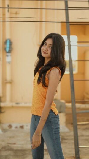 laavanya prol Instagram - Nithya 144p  Motta maadi scenes ✨🫣
📸@vasy_vendra 🛐
Outfit from @thread_and_needle_theapparels 
.
.
.
.
#photooftheday #picoftheday #neethanaeenponvasantham #tamilmusic #tamilsonglyrics #tollywood #samantha #reelsinstagram #reelsvideo #reelitfeelit #instagood #instafashion #instadaily #styling #terrace #goldenhour #goodvibes #trendingaudio #trendingnow #trend #love