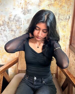 laavanya prol Instagram - @_inara.co 🖤
.
.
.
.
#photooftheday #picoftheday #jwellery #fashionjwellery #fashionstyle #minimalistic #pinterestaesthetic #black #night #cafe #instagood #instafashion #instapost #fashionphotography #girl #grwm
