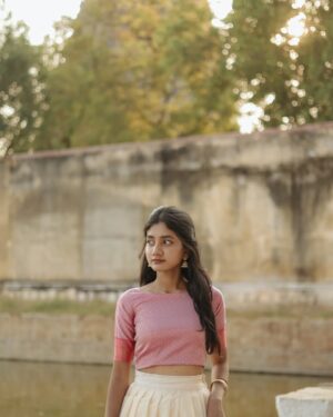 laavanya prol Instagram - 🪷🪷🪷
@labelkamra 
.
.
.
.
#photooftheday #pinterest #picoftheday #portrait #potraitphotography #temple #goldenhour #goodvibes #insta #instagood #instagood #fashionstyle #fashionmodel #fashionphotographer #femalephotographer #instapost #instadaily #likesforlike #trend