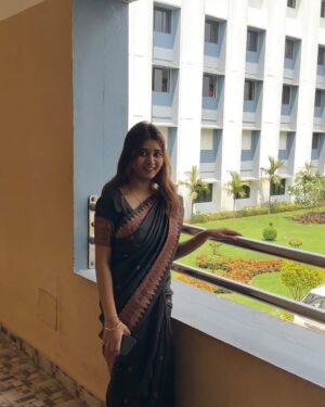 reshma reshu Instagram - Nanum trend ku varanum la❤️😅 @reshma_reshu_22