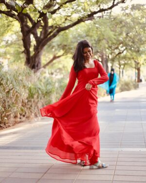 rithanya duraiswamy Instagram - “Life isn’t about finding yourself. Life is about creating yourself.” 
.
.
Designer : @_vistlist_ 
Captured : @withlove_srini 
.
.
#rithanyaduraiswamy #photoshoot #love #reddress #red #smile #happy #instagram #photooftheday #portraitphotography #photo